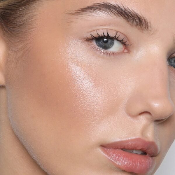 REFY -  Cream Bronzer - Image 3